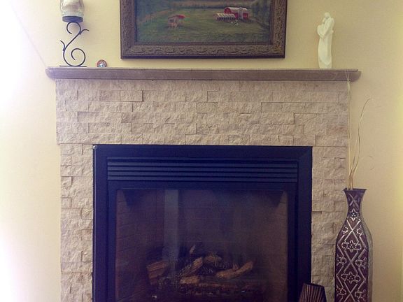 4th image of 220 Whitetail Ct