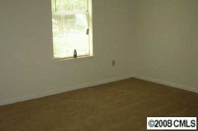4th image of 6739 Woodwedge Dr