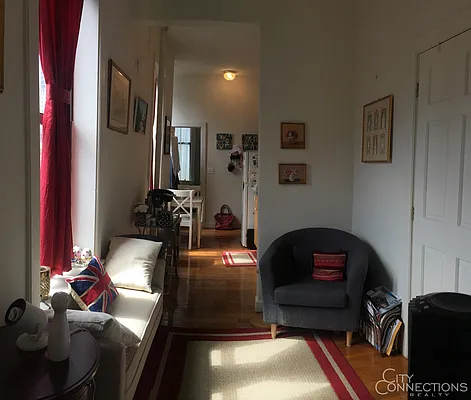 Rented by City Connections Realty | media 15