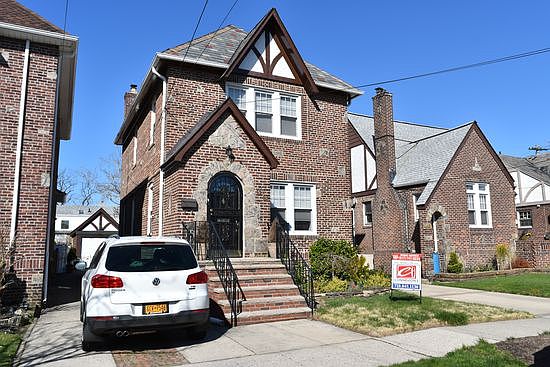 1st image of 15712 92nd St