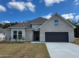 10123 Patrick Dr, Gulfport, MS 39503