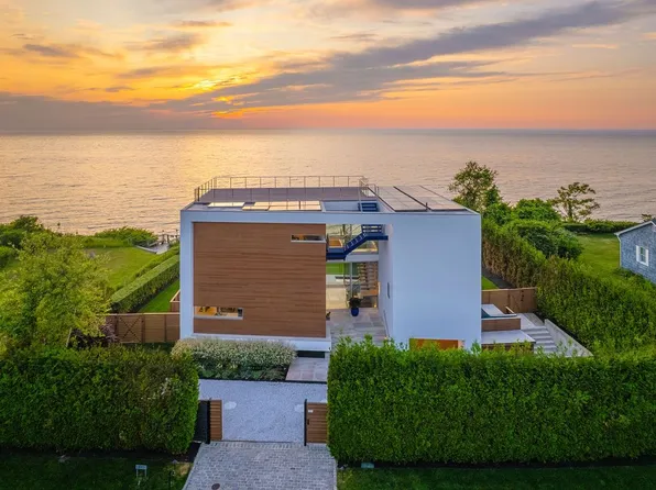 445 Glen Ct, Cutchogue, NY 11935