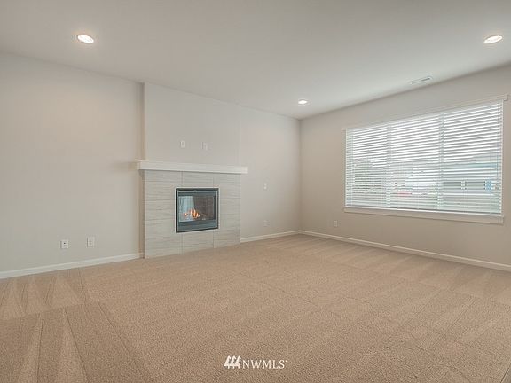 5th image of 2834 Cassius Street NE #206