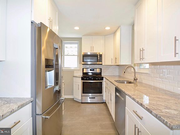 4th image of 2907 School St