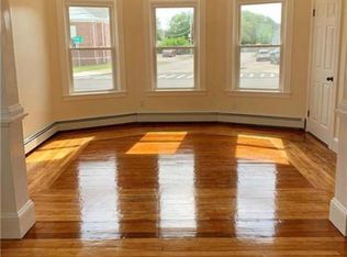 896 Newport Ave, Pawtucket, RI 02861