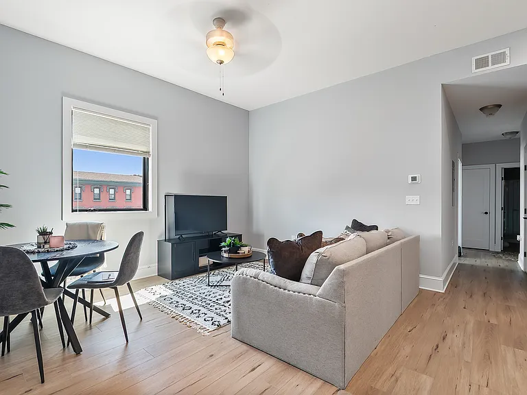 14 S Main St #4 — Photo 3