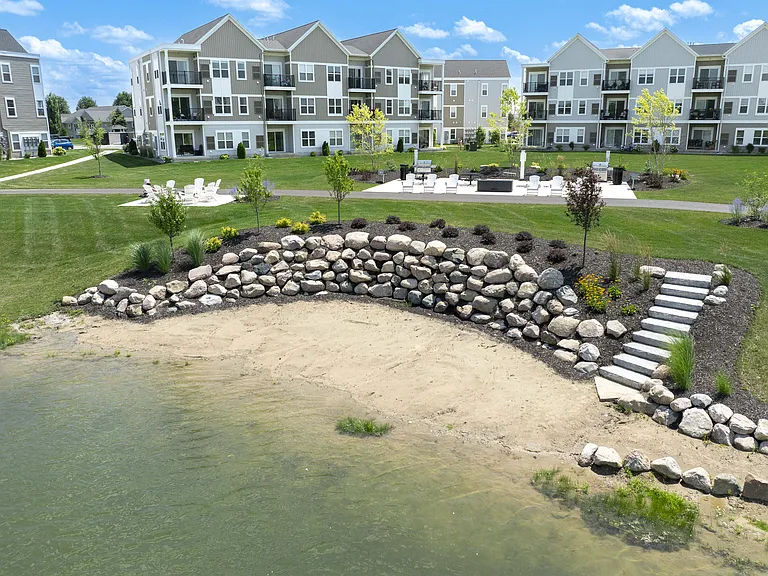 Elmwood Lake Apartments — Photo 35