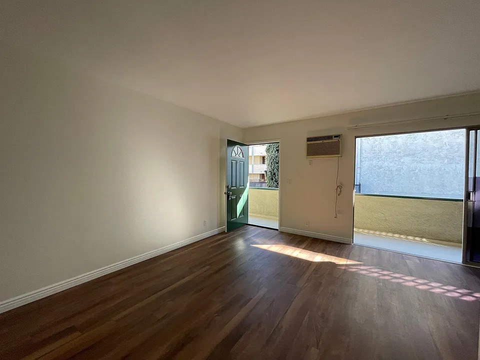 70 N Meridith Ave #6