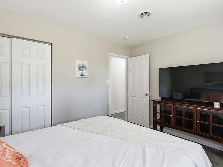 2416 Ridgecrest Dr — Photo 32