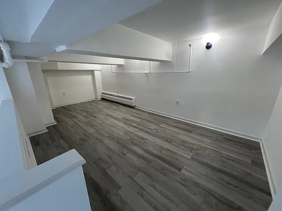 210 Straight St #108