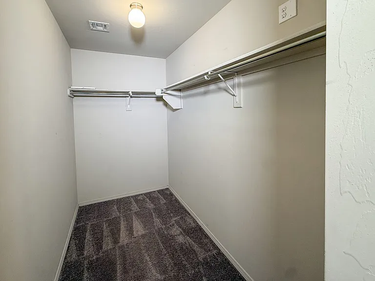 528 Fox Burrow Ln — Photo 18