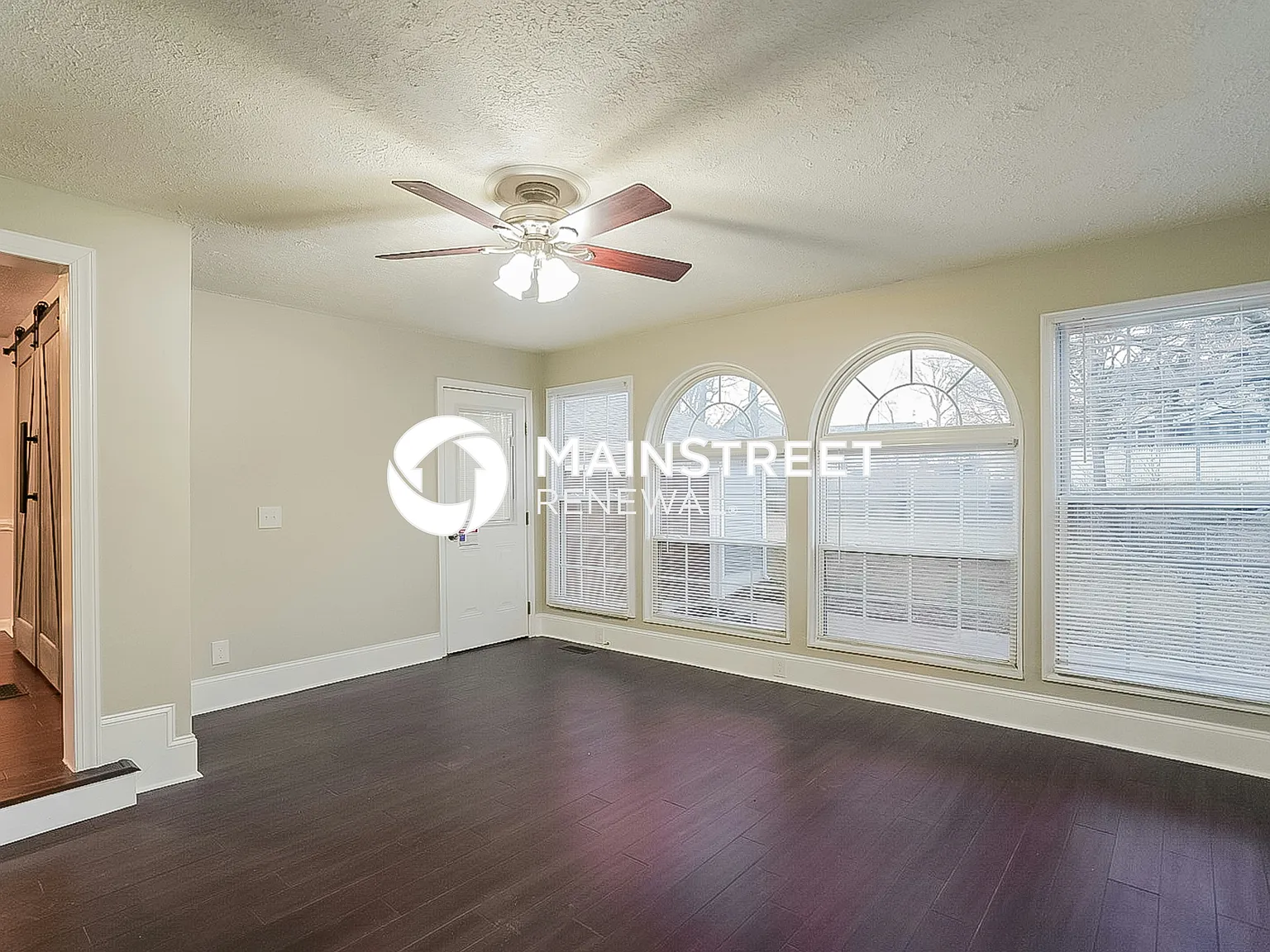 102 OAK CT — Photo 4