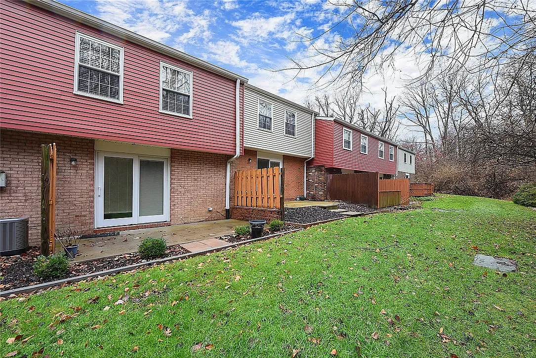 Building Photo - 806 Countryside Dr