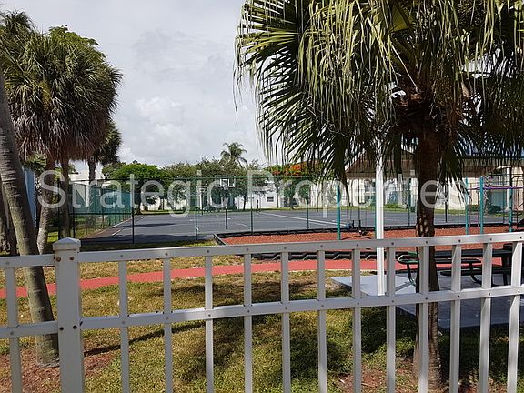 2nd image of 411 Executive Center Dr