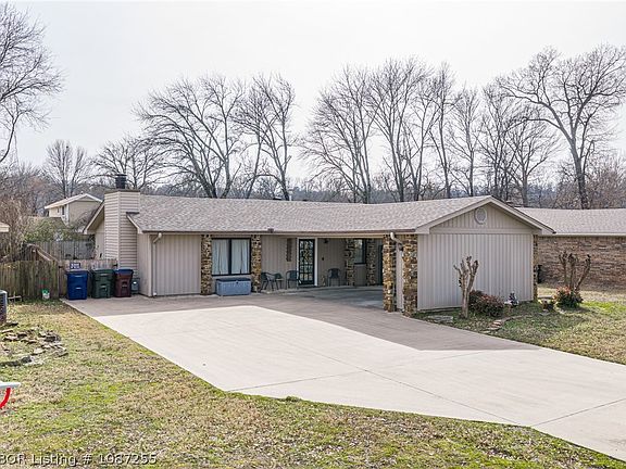 2nd image of 3416 Londonderry Rd