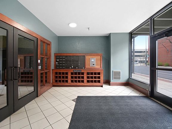 5th image of 112 W Washington Blvd APT 318