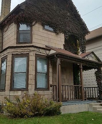 2nd image of 609 12th Ave S #E