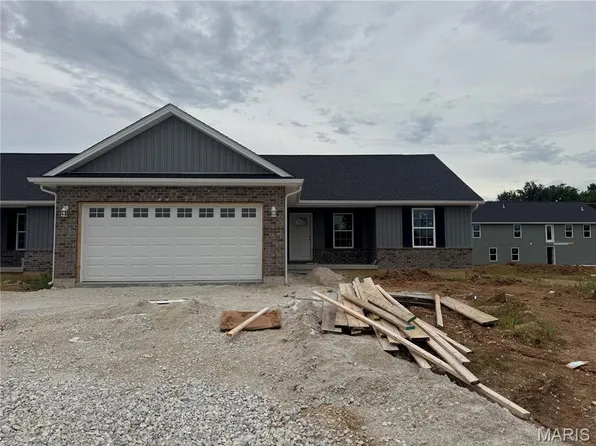 112 Grindstone Ct, Moscow Mills, MO 63362