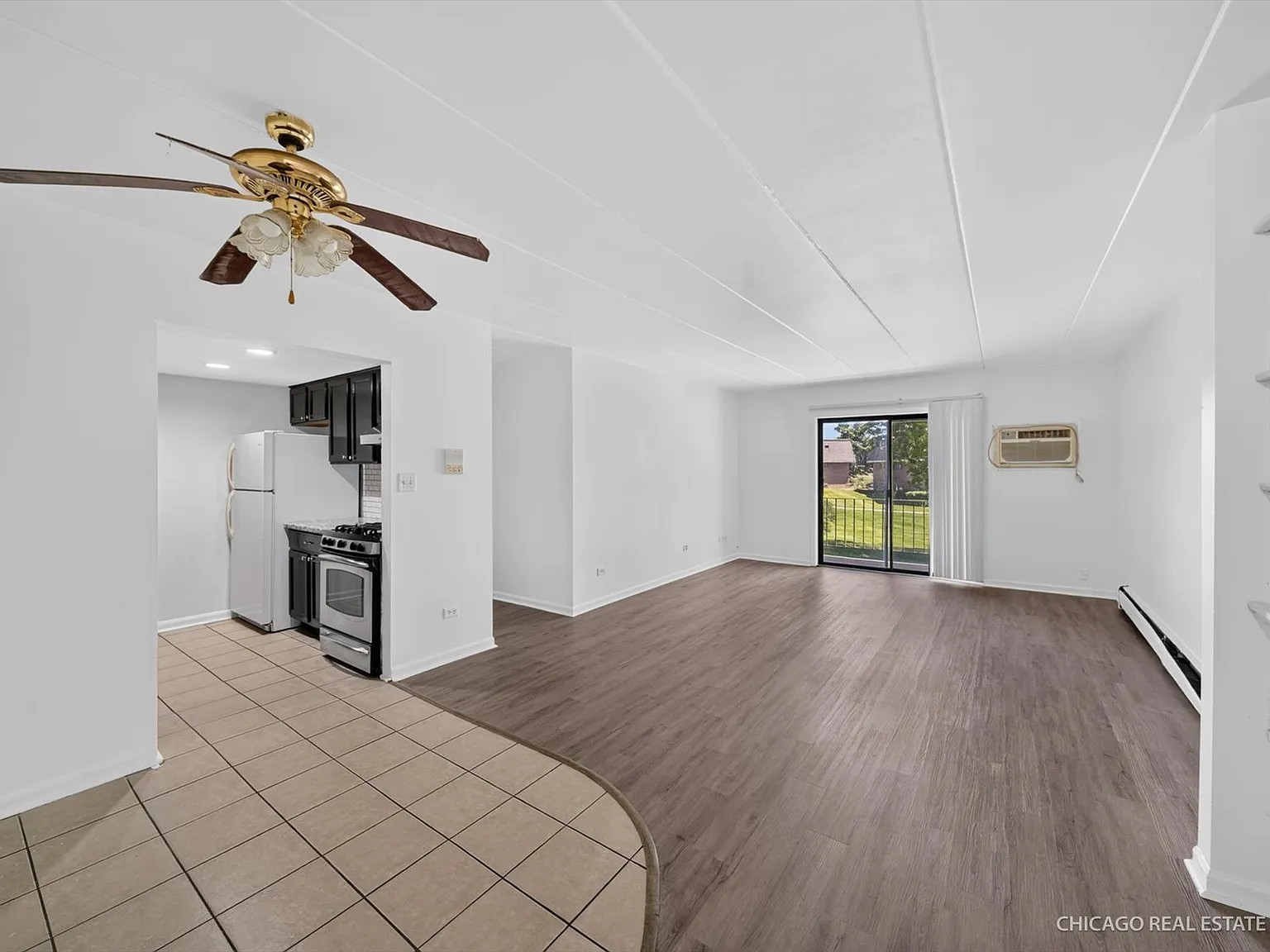 2 bed, 927 sqft, $2,100 — Photo 4