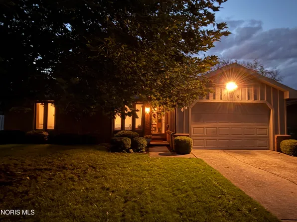 108 Homestead Dr, Rossford, OH 43460