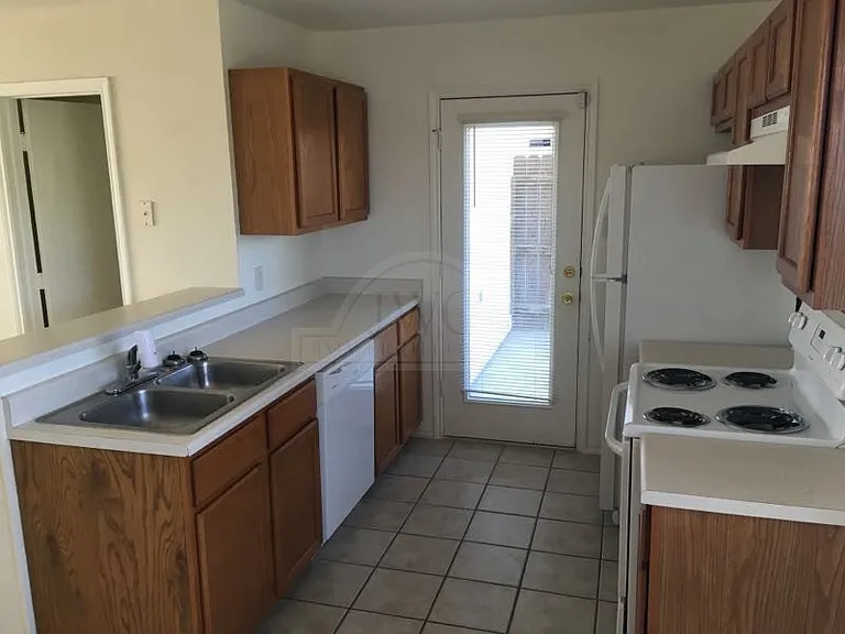 2312 Wildewood Dr #B — Photo 9