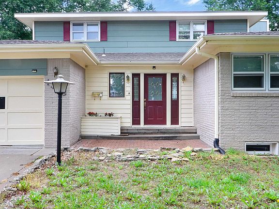 4th image of 1313 Summit St
