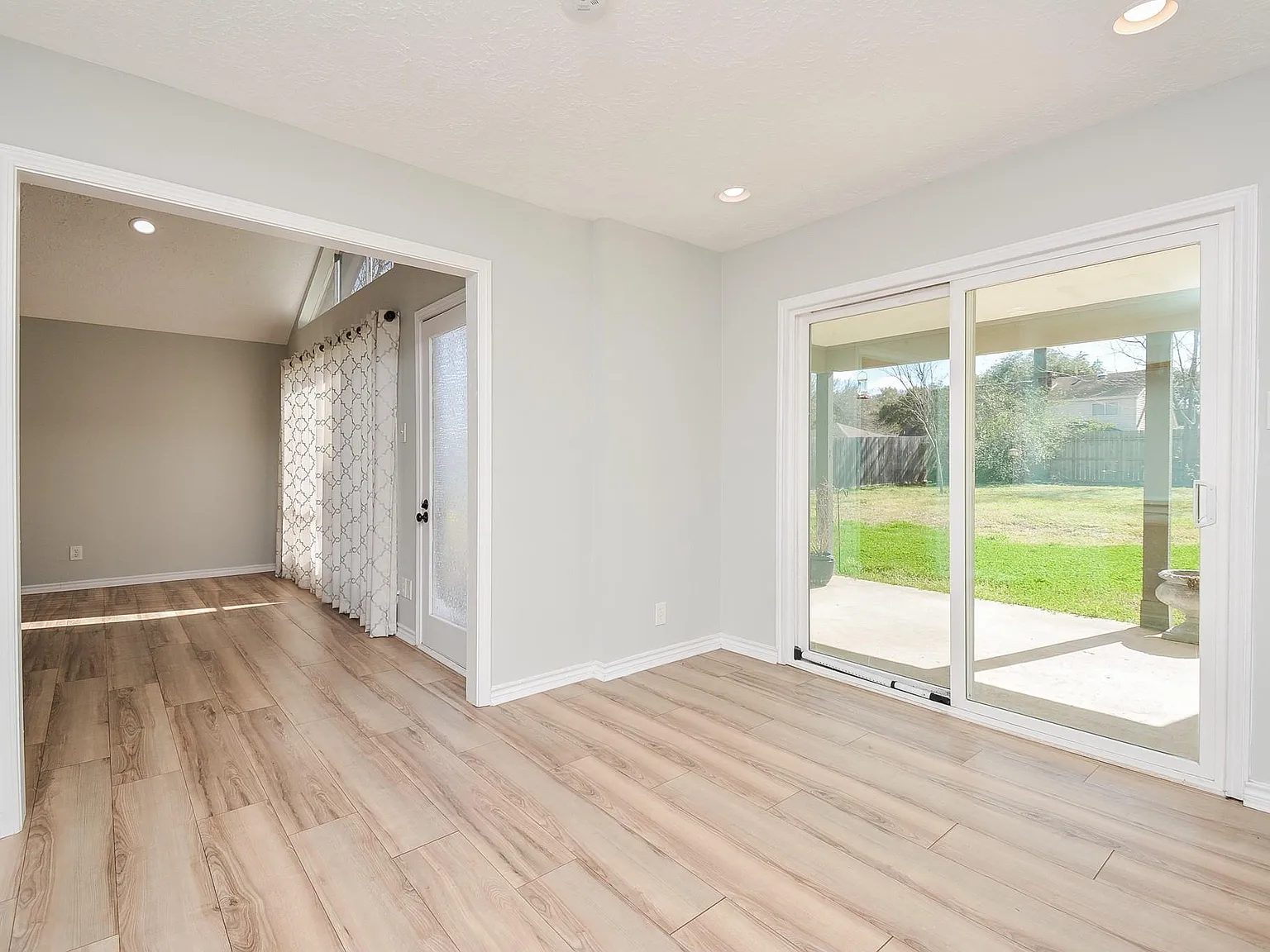 5 bed, 3.5 bath, 2752 sqft, $3,100 — Photo 4