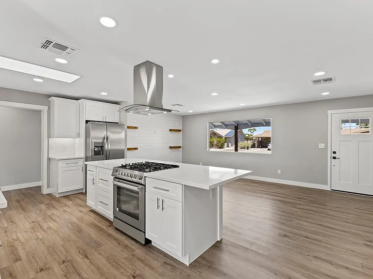 10423 W Monterosa Dr — Photo 10