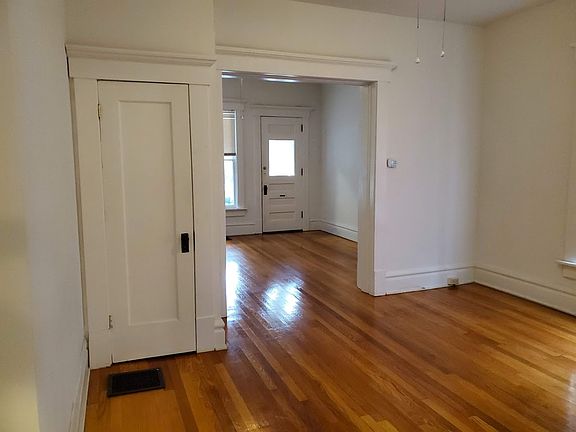 4th image of 355 W 6th Ave