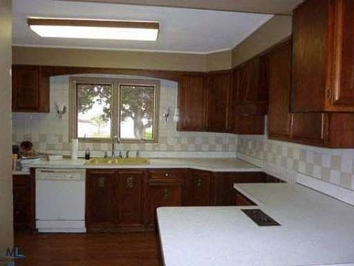 4th image of 37961 Elm Ln