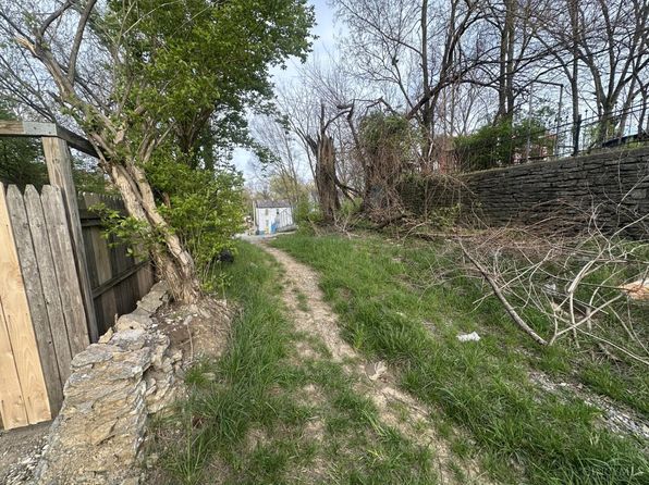 1018 Sturm St, Cincinnati, OH 45205