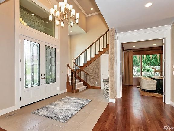 3rd image of 10425 NE 15th St