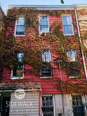 Sold by Sidewalk Realty LLC | media 21