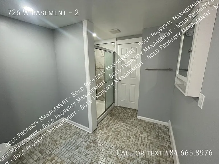 726 W Basement #2 — Photo 4