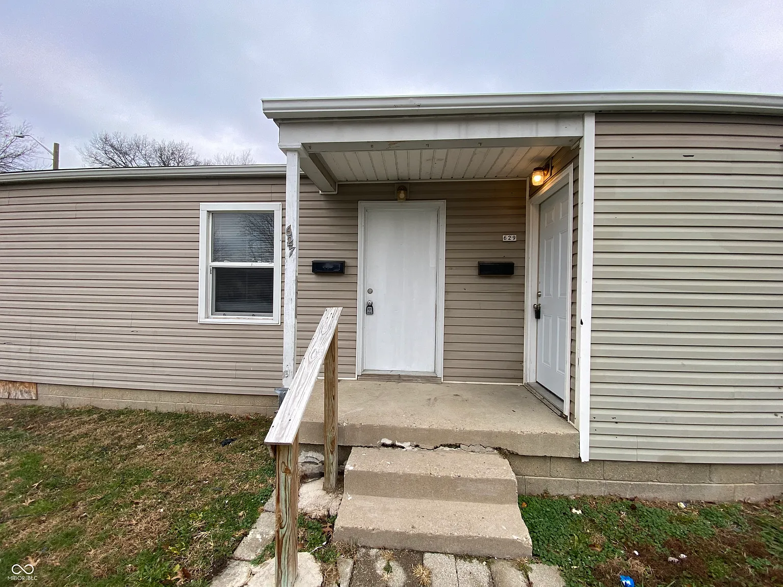 627-629 Dayton Ave photo 1