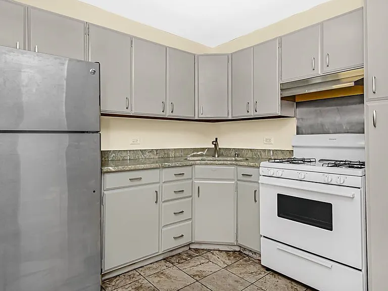 400 E Randolph St #3321 — Photo 7