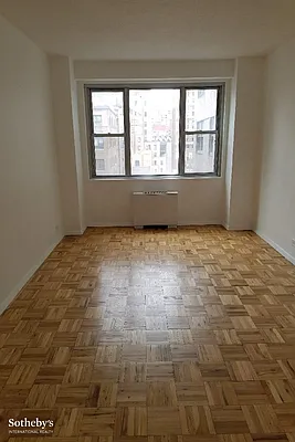 Rented by Sotheby's International Realty | media 32