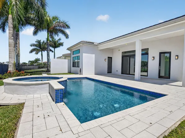 9168 Benedetta Pl, Boca Raton, FL 33496