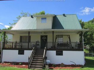 410 2nd St, Madison, WV 25130