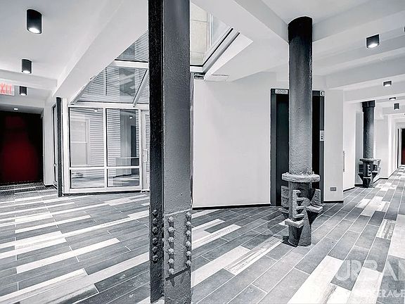 5th image of 123 Bank St APT 370