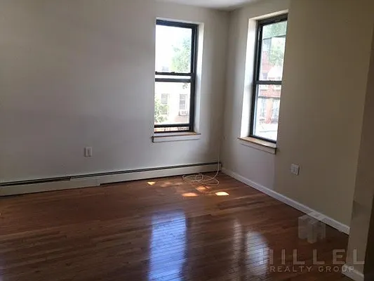 Rented by Hillel Realty Group | media 10