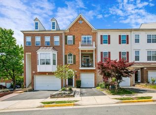 7850 Locust Leaf Ln, Alexandria, VA 22315