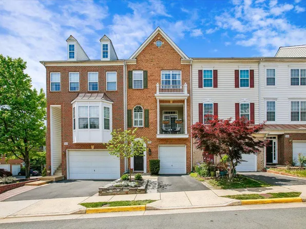 7850 Locust Leaf Ln, Alexandria, VA 22315
