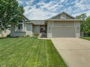 5333 Shadowridge Ct, Wichita, KS 67220