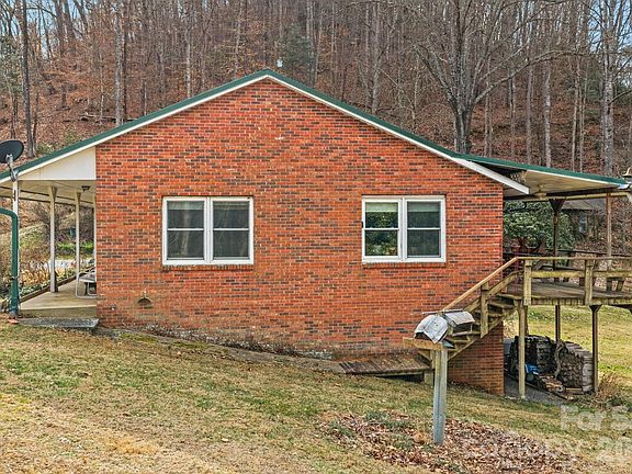 4th image of 470 Ela Rd