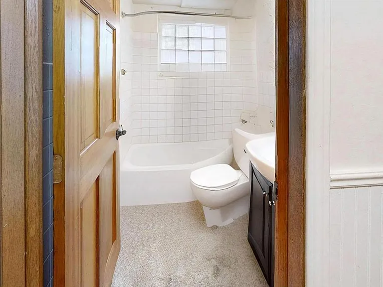 1917 Emerson Ave S #1 — Photo 4
