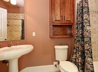 10205 S Stonehaus Dr, Lees Summit, MO 64086