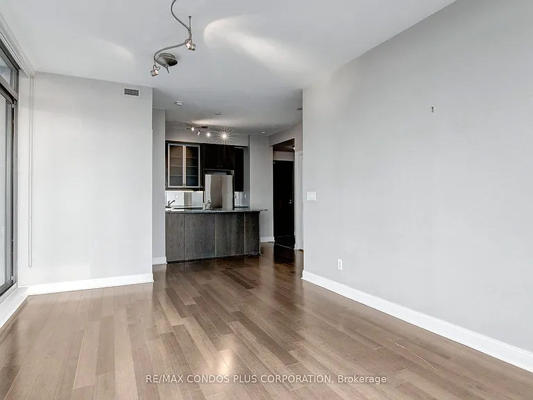 18 Yorkville Ave #2505 — Photo 20