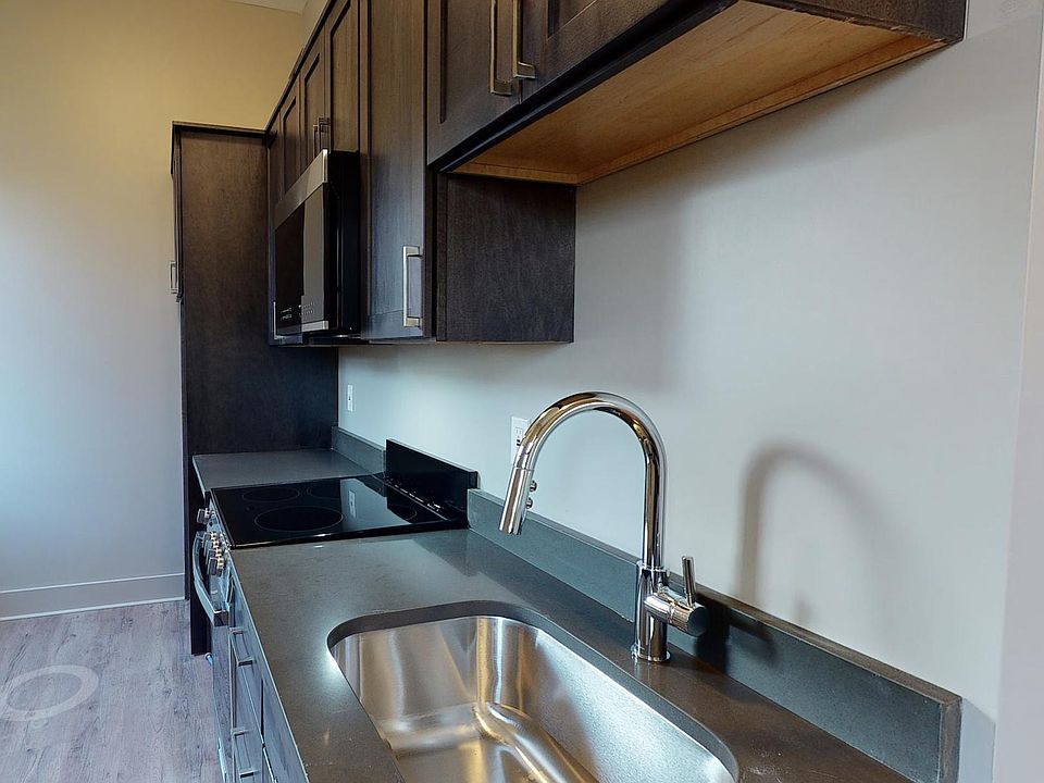 1st image of 530 Broadway #302