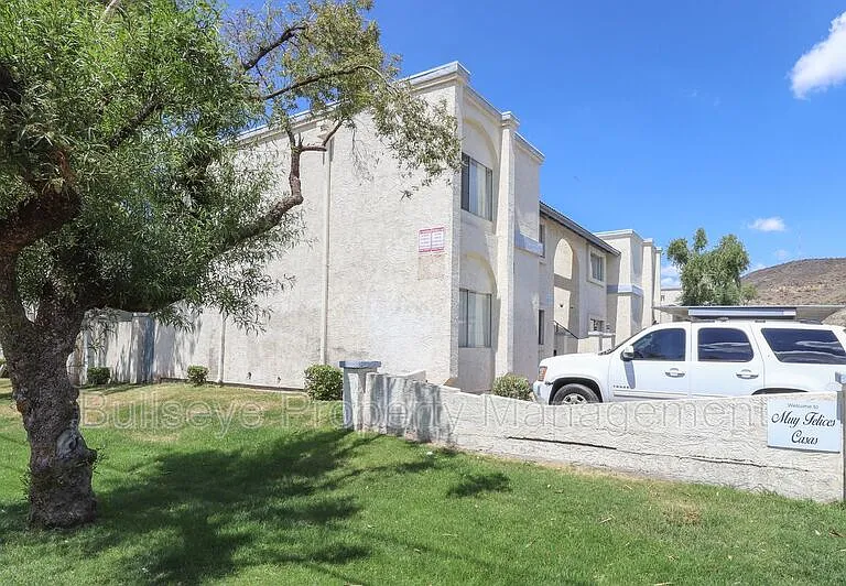 1540 W Mercer Ln #4 — Photo 12
